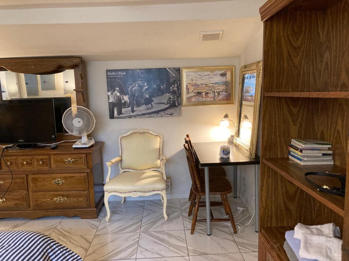 Guest house Highland Park *